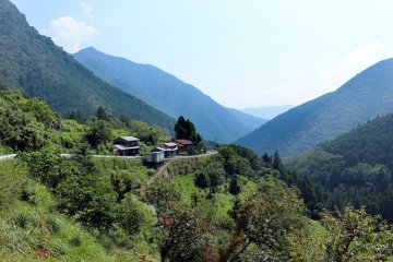 <p>A tiny mountain village south of Tamaki Shrine</p>