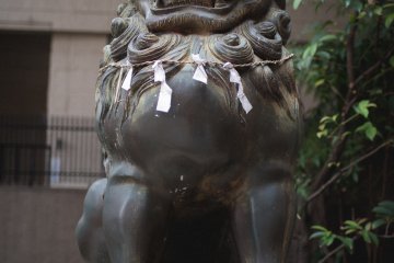 <p>Standing guard to the shrine</p>