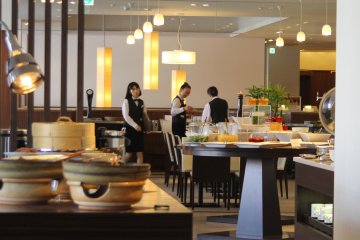 The friendly staff of Hotel Naqua City Hirosaki