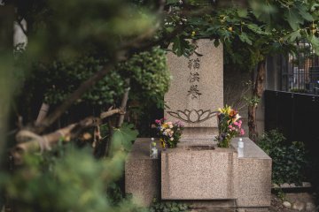 <p>One of many tombs at the temple</p>