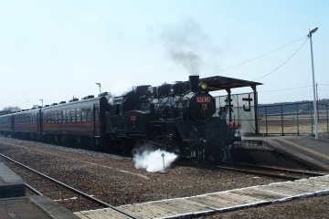 <p>A steam locomotive heading to Motegi Station is every photographer`s favorite subject</p>