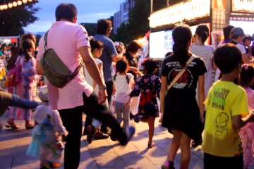 Pesta Hokkai Bon Odori yang meriah