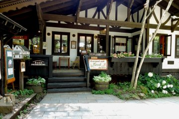 <p>Cafe Carole</p>