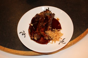 <p>The black vinegar pork spare ribs</p>