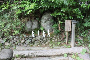 <p>A pair of the most realistic fertility stones</p>