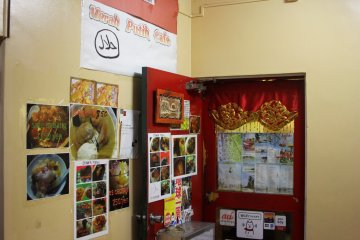 <p>Merah Putih Cafe</p>