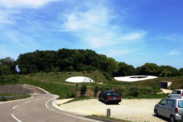 Why not rent a bicycle and wander around Teshima?