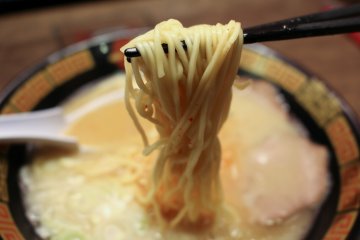 <p>Light and springy noodles</p>