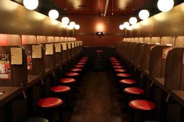 <p>Counter seating</p>