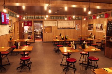 <p>The yatai (outdoor food stall) area re-creates the feel of being outside eating ramen in Fukuoka.</p>