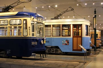 <p>Beberapa tram dari tahun yang berbeda ditempatkan di museum ini</p>