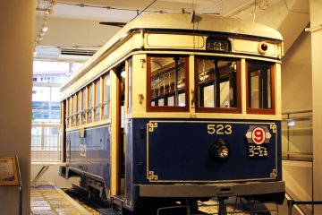 <p>Beberapa tram dari tahun yang berbeda ditempatkan di museum ini</p>