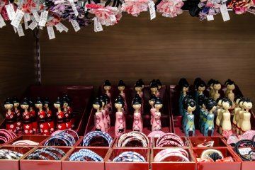 <p>Colorful souvenirs</p>