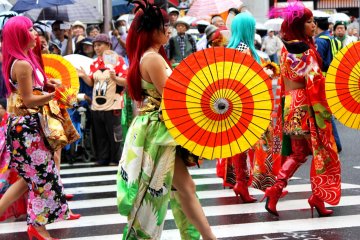 Some people wore traditional costumes and accessories.&nbsp;