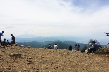 Gunung Daibosatsu merupakan area pendakian di Prefektur Yamanashi