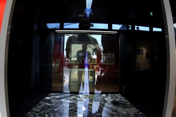 <p>After you enter there's an indoor theater on the left side of the compound before you go into the actual park. You'll find there a lot of information, including a 360 degree video.</p>