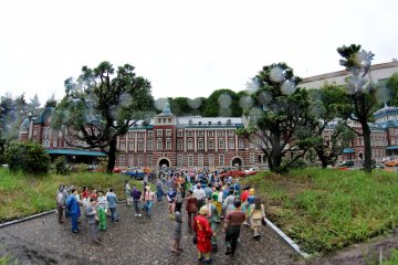 <p>You can see everything from the top as a giant, or you can get down to eye level and see the buildings as you'd normally see them if you were there as a tourist.&nbsp;</p>