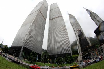 <p>A mall replica of New York, which includes the two towers that were lost in 2001.</p>