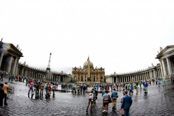 <p>Make sure not to step on some of the miniature tourists!</p>