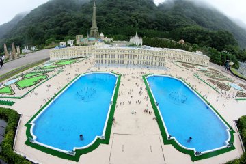 <p>The buildings are very detailed and also their surrounding areas are created to scale, so you can enjoy the true size of these famous locations.</p>