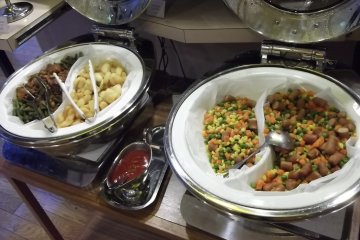<p>Sausage, potatoes and veggies for breakfast</p>
