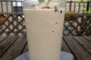 <p>Shakes like this banana chocolate soy combination are quite good for the price</p>