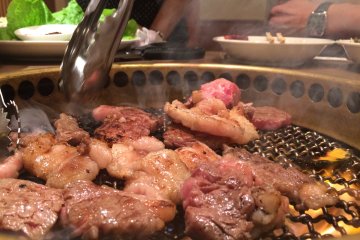 <p>Memasak daging sesuai keinginan Anda.</p>