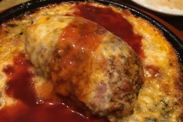 <p>Cobalah hamburger keju!</p>