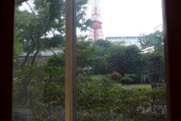 <p>You can even spot Tokyo Tower from the windows.</p>