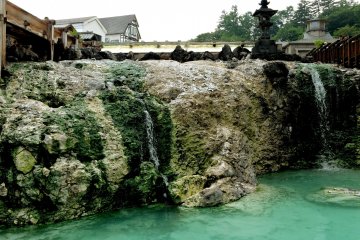 <p>Hot waterfalls at the lower end of Yubatake</p>