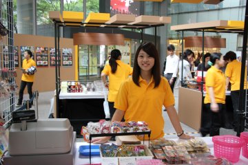 <p>Berbagai stan turut meramaikan Pameran Tohoku</p>