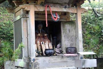 <p>A statue of En no Gyoja, the founder of Shugendo, at the Dorotsuji Tea House</p>