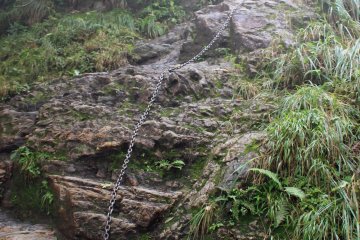 <p>Several steep stone slopes with chains prepare climbers for the first test &nbsp;</p>