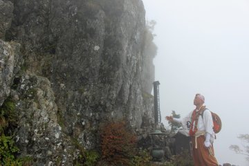 <p>At the base of the Kane Kane Iwa, the first Test of Courage &nbsp;</p>