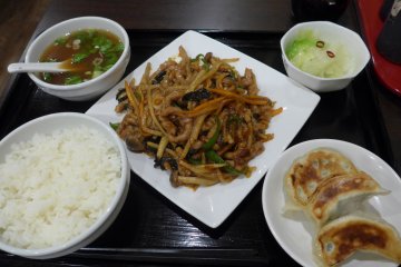 <p>You can have a hearty Chinese meal with a side of gyoza.</p>