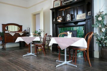<p>Ceylon Tea or the Rose Tea set? &nbsp;The choice is yours in the traditional tea room in the historic Old British Consulate</p>