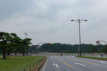 <p>Seluruh jalan ditutup untuk pesepeda.</p>