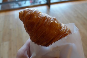 <p>The croissant is quite big for the price.&nbsp;</p>