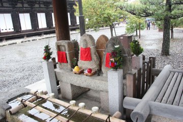 Temizuya in the garden