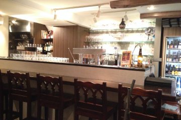 <p>This is where you can get drink that you want.</p>