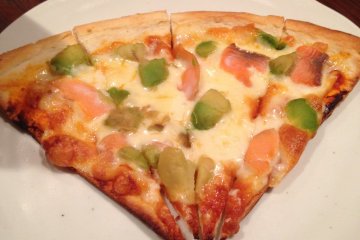 <p>Simple but tasty avocado salmon pizza.</p>