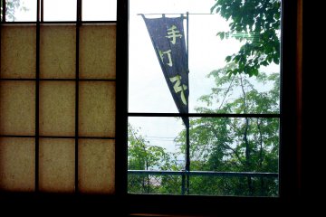 <p>The banner says that the soba noodles are hand-made &nbsp;</p>