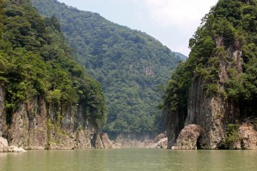 <p>Oxbow bawah merupakan tahap pendaratan perahu adalah seperti sebuah jalan</p>