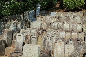 <p>Buddhist gravestones in front of Hosen-ji</p>