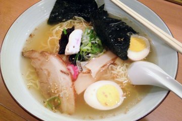 <p>Shio ramen</p>