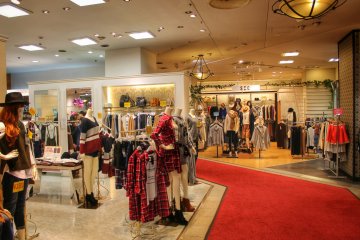 <p>Jorna Machida has a lot of different shops</p>