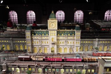 <p>Exhibit Room 11: Ichiban Tetumo Park Diorama</p>