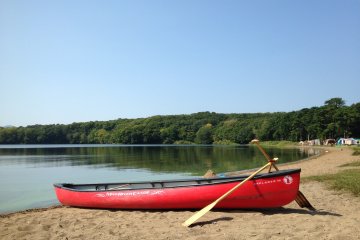 <p>Canoeing juga bisa jadi pilihan menarik.</p>