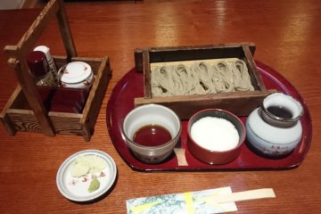 <p>Makan siang gratis saya - Tokamachi komori soba dengan parutan ketela</p>