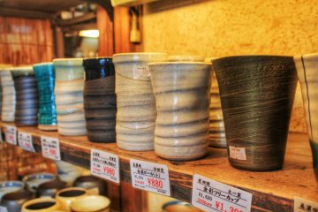 <p>Stoneware teacups</p>